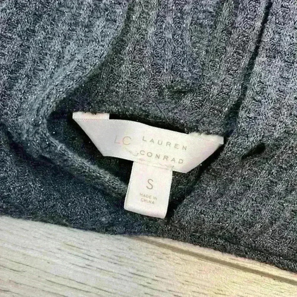 LC Lauren Conrad Grey Sparkly Hooded Top Size Small - Picture 5 of 8